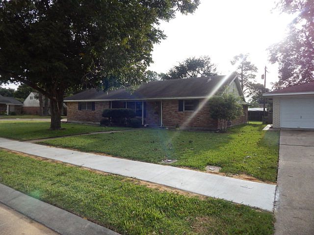 2nd image of 3145 Sandalwood Dr
