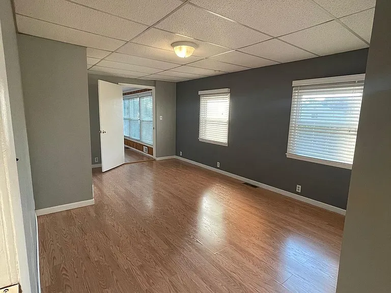 895 Lower Ferry Rd — Photo 18