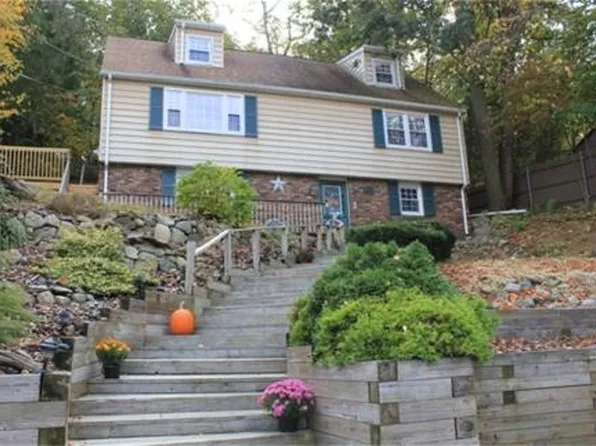 62 Birch Rd, Ringwood, NJ 07456