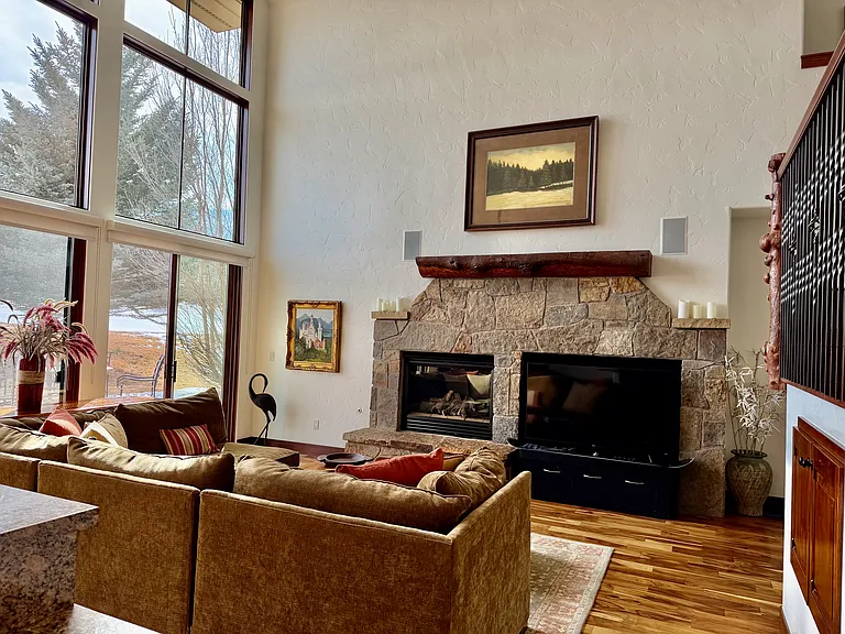 105 Primrose Ln — Photo 15