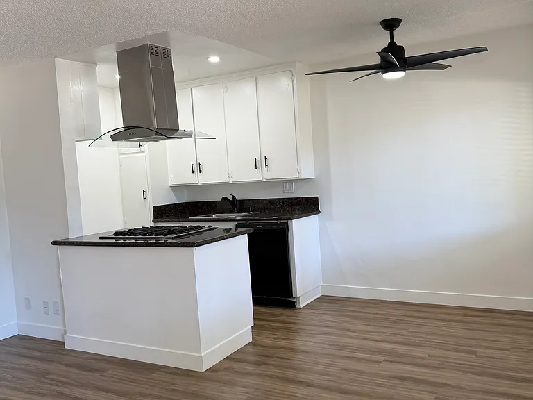 Sun Rose Villas — Photo 13