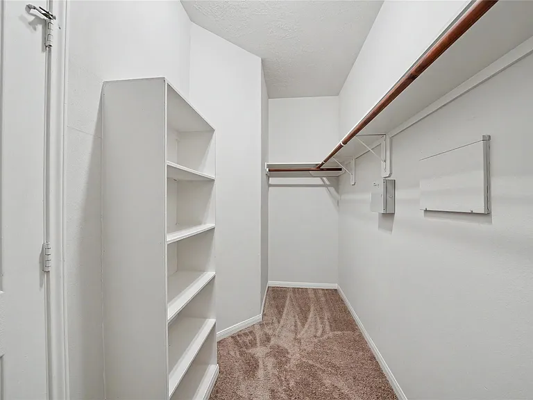 10035 Arcadian Springs Ln — Photo 17