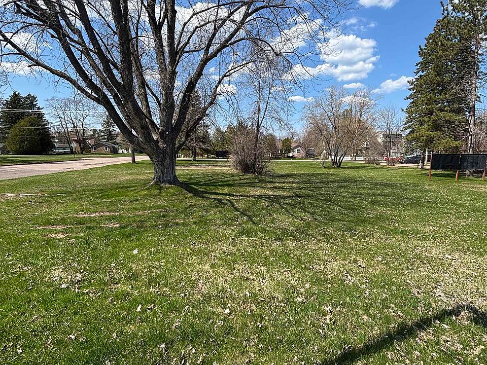 2nd image of 1202 3rd Ave W