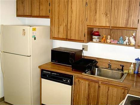 5th image of 509 Gardens Dr APT 203