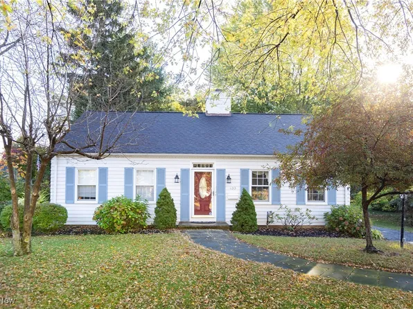 433 Bassett Rd, Bay Village, OH 44140