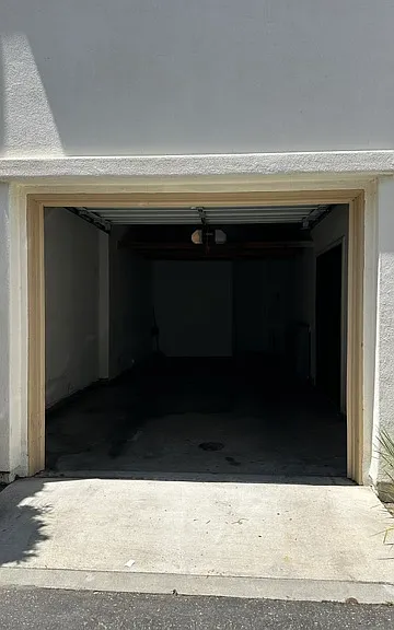 130 Beach Side Ct — Photo 36