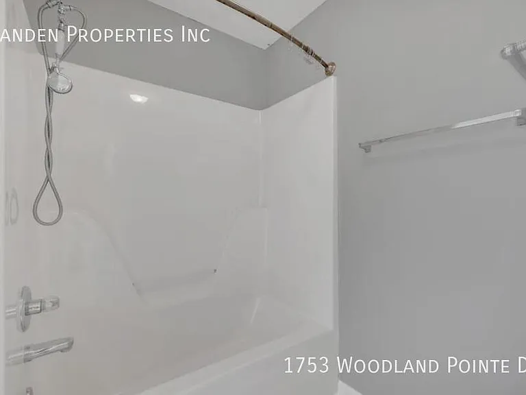 1753 Woodland Pointe Dr — Photo 30