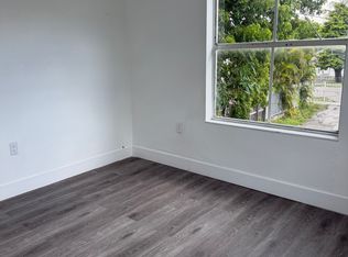 1236 NW 28th St #4, Miami, FL 33142