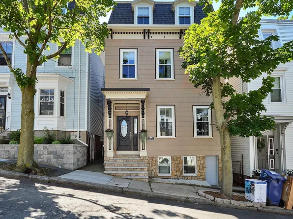 9 Atlantic St, South Boston, MA 02127