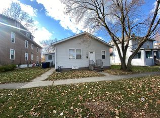 1032 Victoria St, North Chicago, IL