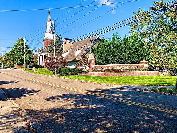 Street view to the left 