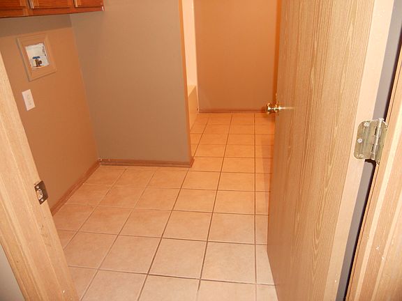741 Bathroom/Laundry room