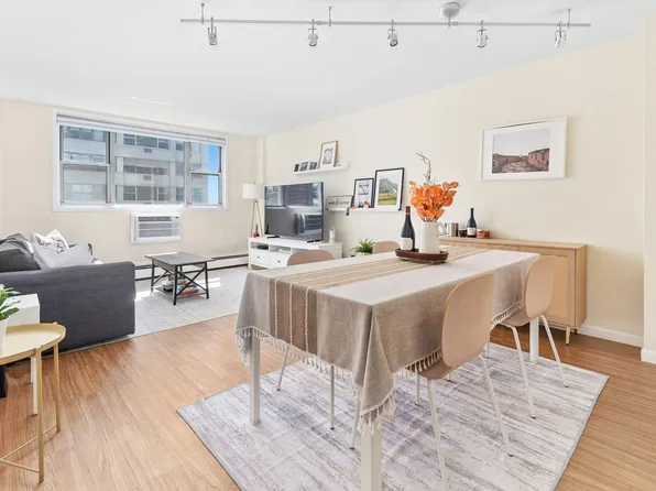 40 Sutton Place 9J image 1 of 6