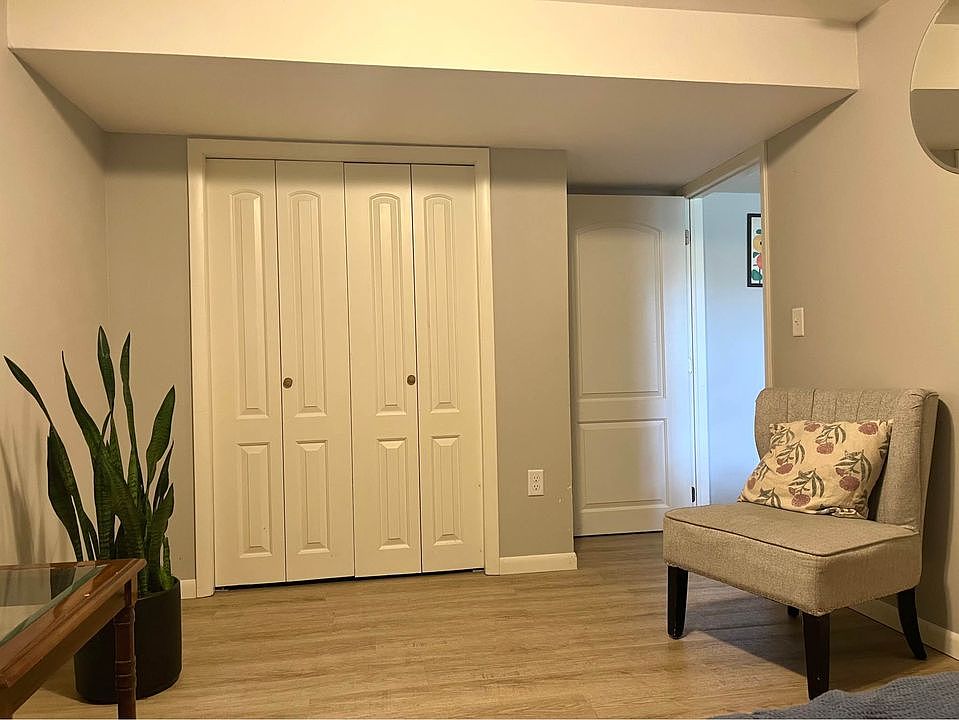 1st image of 6514 Elmwood Ave #3