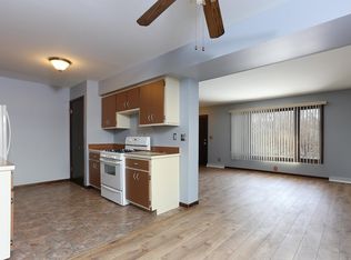 621 Northgate Rd #23, New Lenox, IL 60451