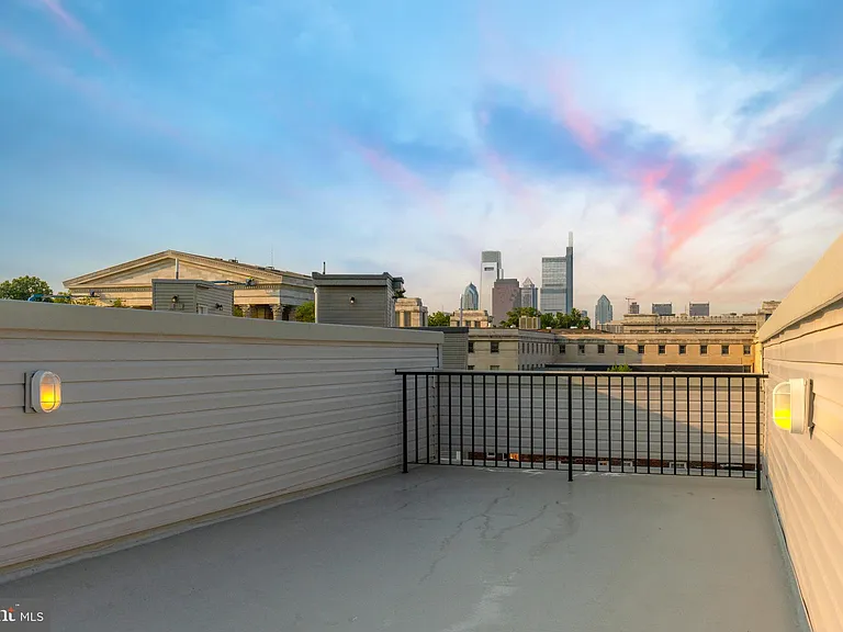 2120 W Master St #2 — Photo 32