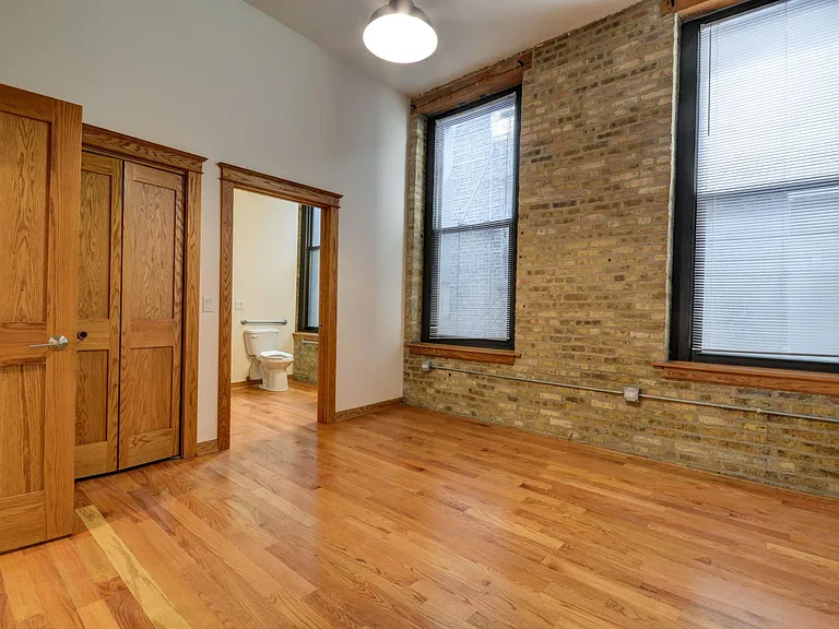 123 N Jefferson St #2R — Photo 11