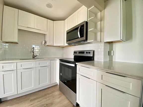 3rd image of 1305 Franklin St #101-205