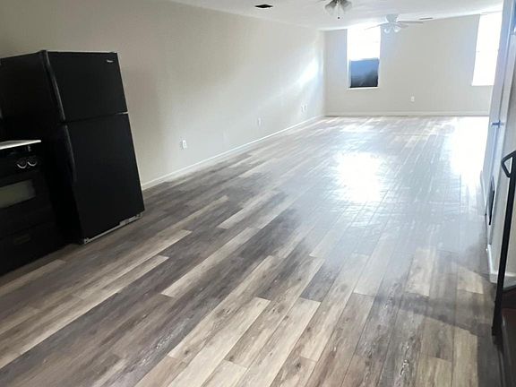 3rd image of 1929 N Croskey St #1