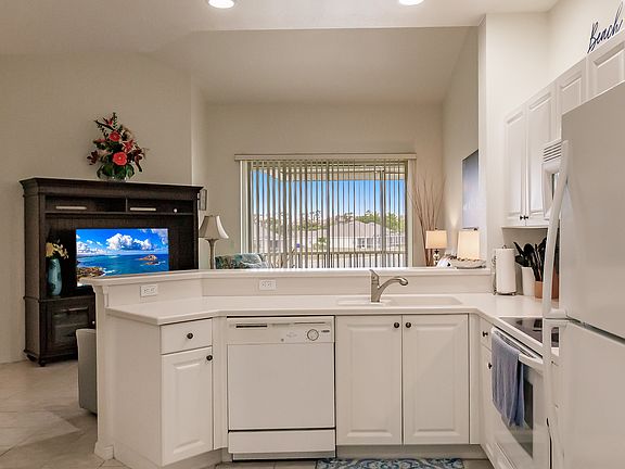 5th image of 4248 Liron Ave APT 202