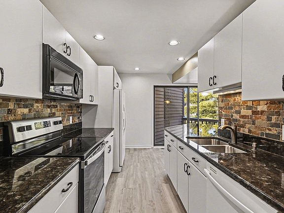 5th image of 6657 Waybridge Dr SE