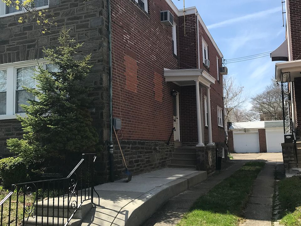 Entrance and Detached Garage