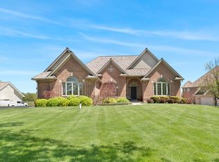 8775 Country Shire Ln, Spring Grove, IL 60081