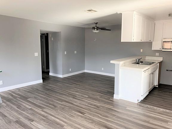2nd image of 2756 S Sepulveda Blvd #204