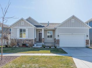 971 W Red Glare Dr, Bluffdale, UT 84065