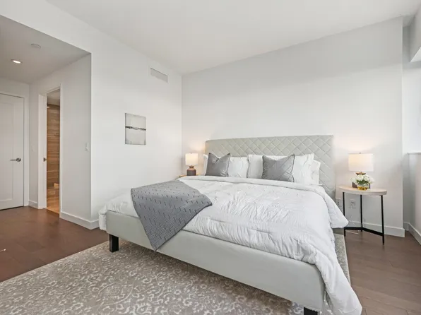 800 Avenue At Port Imperial image 14 of 28