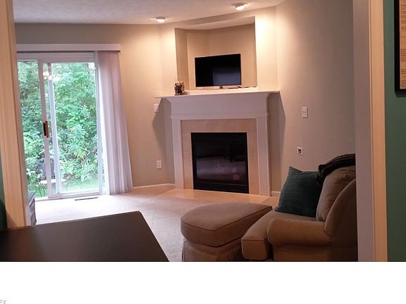 2nd image of 585 Birch Hill Dr Unit 1