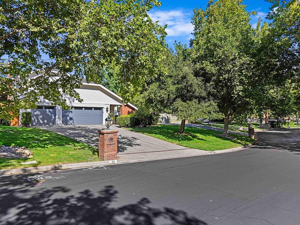 1st image of 22 Oakridge Ln