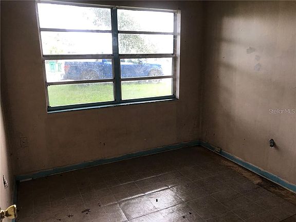 2nd image of 407 N Fiske Blvd