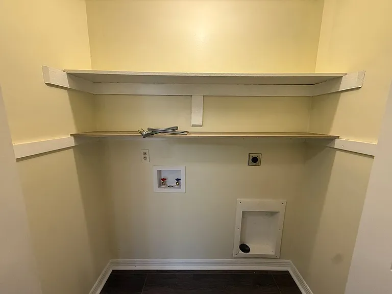 113 Suffolk Dr — Photo 6