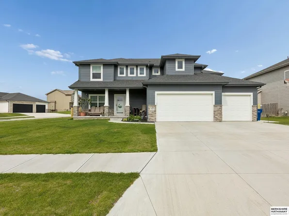 7806 S 199th St, Gretna, NE 68028