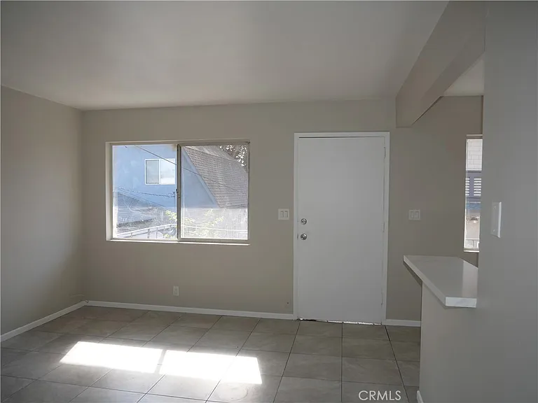 513 E Walnut St #513C — Photo 8