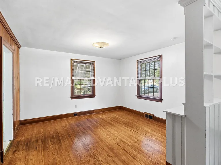 1004 Fourth Avenue Ext — Photo 10