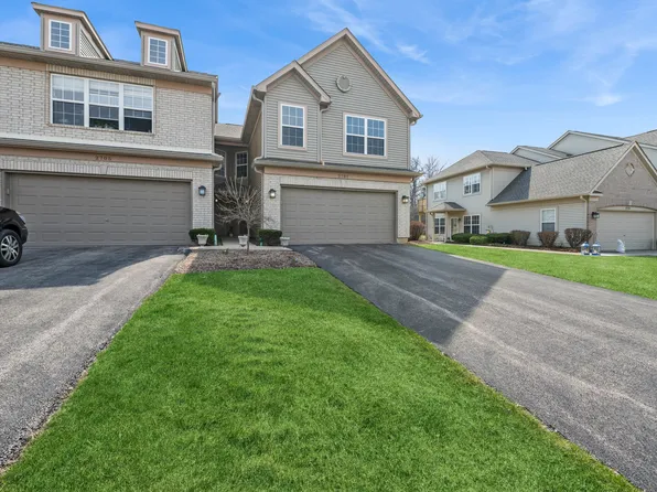 2707 Cobblestone Dr, Crystal Lake, IL 60012