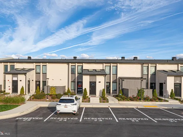 19520 Village Walk Dr Unit 3-206, Montgomery Village, MD 20886