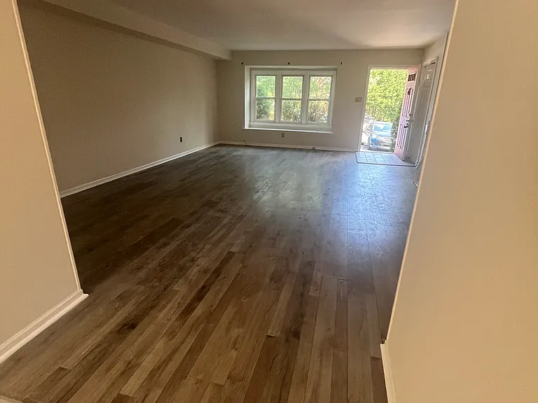 309 Patricia Cir — Photo 4