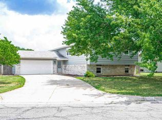 2468 N Ridgewood Dr, Wichita, KS 67220