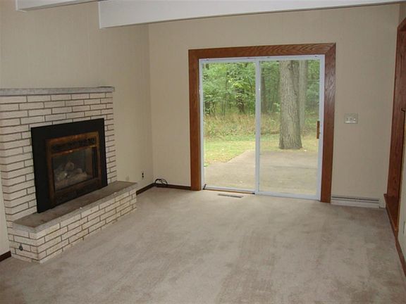 4th image of 3421 Royal Oak Dr