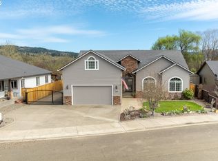 310 Ashwood St, Sutherlin, OR 97479