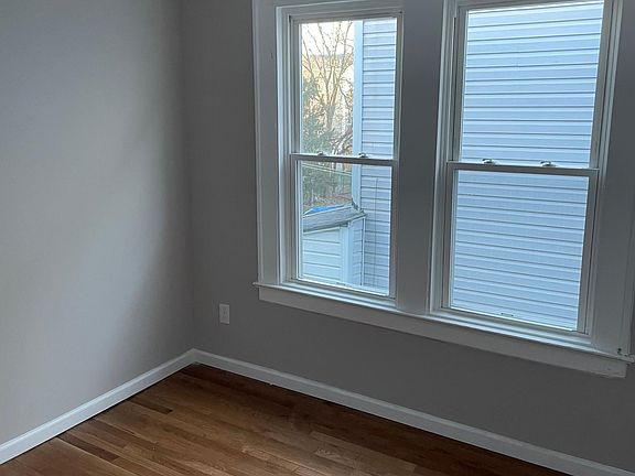 4th image of 893 Summer Ave Floor 2