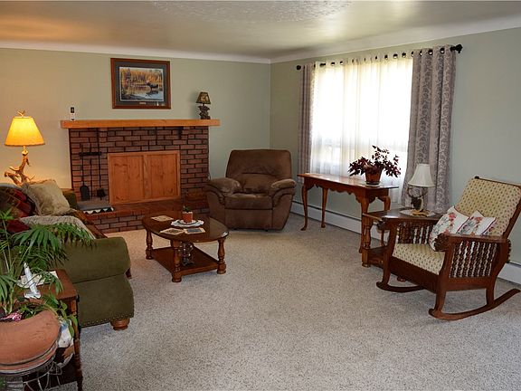 3rd image of 29 Orchard Dr