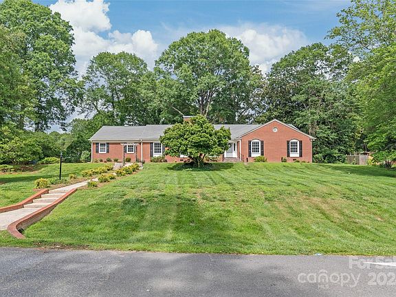 2nd image of 1250 Westbrook Cir