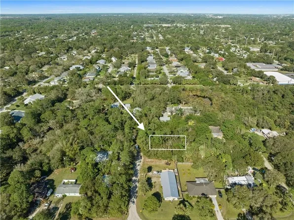 564 30th Ave SW, Vero Beach, FL 32968