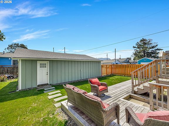 4th image of 1103 Avenue F