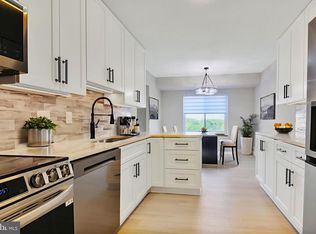 8360 Greensboro Dr APT 818, Mc Lean, VA 22102