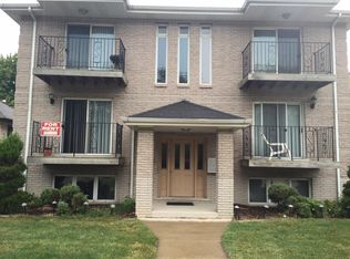 7318 Ogden Ave #1, North Riverside, IL 60546